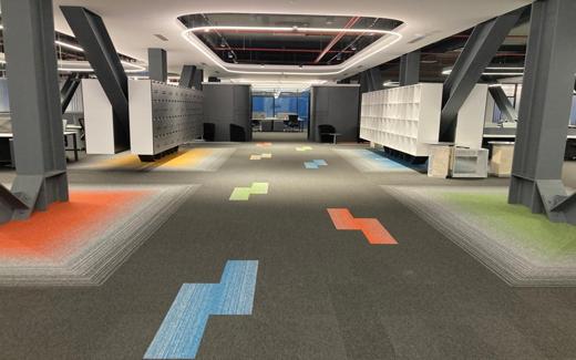 Okur Zemin Karo Halı Modelleri